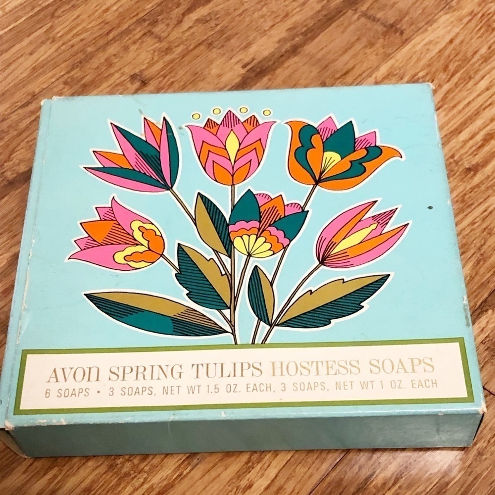New in Box Vintage Avon Spring Hostess Soaps white and pink tulips. 6 soaps. - Picture 8 of 13
